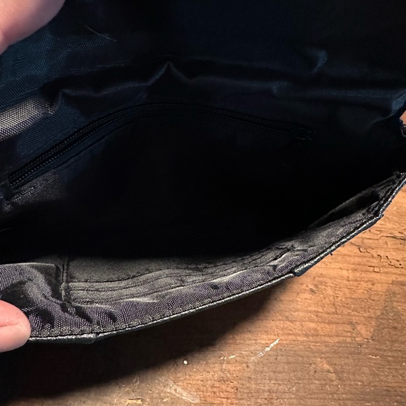 Small wristlet - Picture 3 of 4